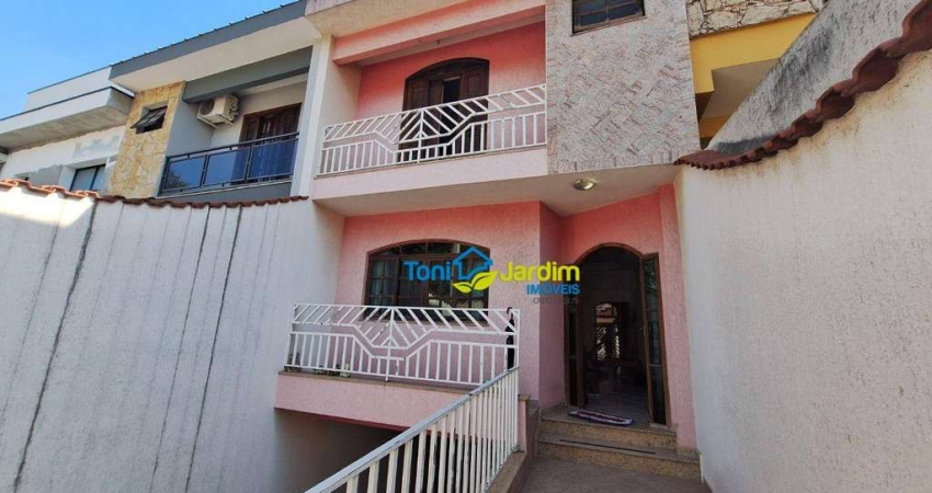Sobrado com 3 dormitórios à venda, 205 m² por R$ 790.000,00 - Bangu - Santo André/SP