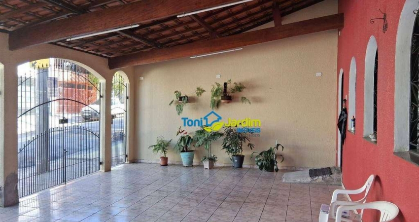 Casa com 3 dormitórios à venda, 335 m² por R$ 850.000,00 - Parque Oratório - Santo André/SP
