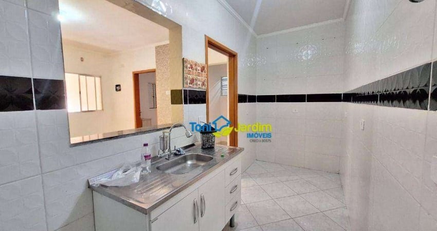 Casa com 2 dormitórios para alugar, 65 m² por R$ 1.400,00/mês - Jardim das Maravilhas - Santo André/SP