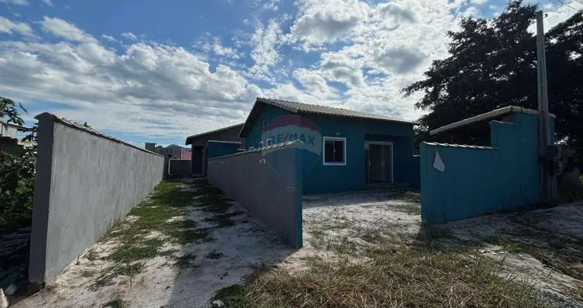 Casa à Venda em Condomínio Fechado – 2 Quartos, Área Gourmet e Quintal em Unamar, Cabo Frio