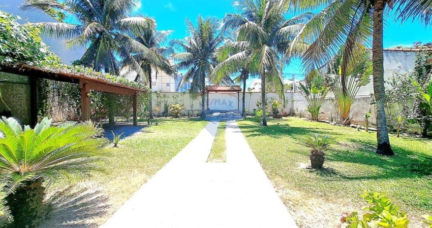Casa independente com três dormitórios à venda, próxima a praia do Peró - Cabo Frio