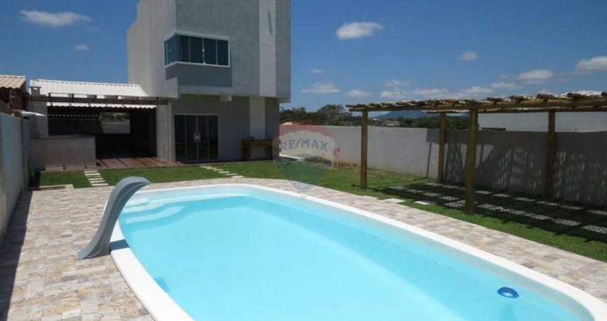 Casa com 2 suítes, piscina e energia solar à venda em São Pedro da Aldeia – Bairro Boa Vista