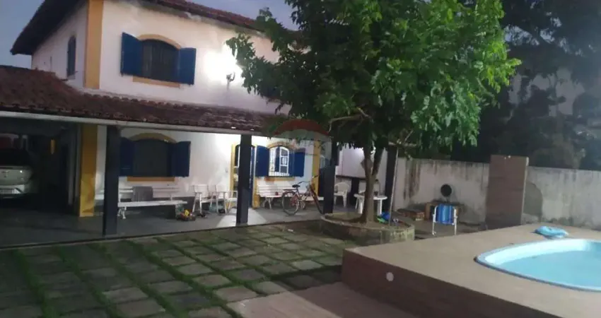 Casa duplex 5 quartos (2 suítes), 2 escritórios (1 com banheiro), piscina,