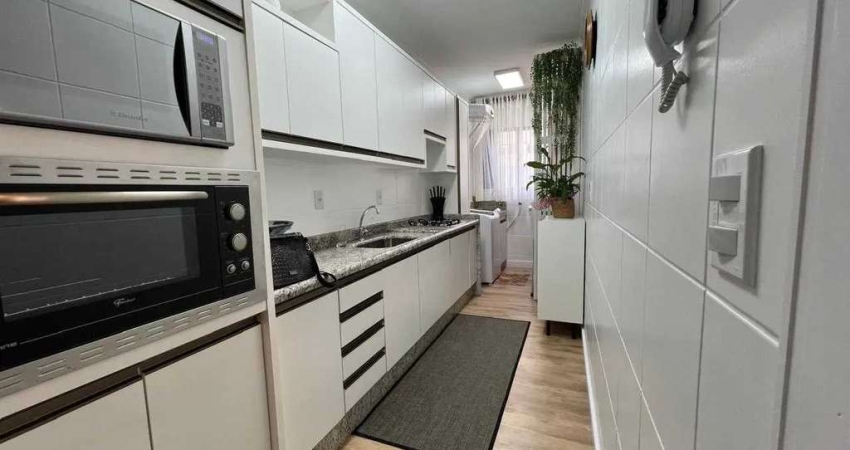 Apartamento com 2 dormitório sendo 1 suíte e 1 vaga de garagem no Centro de Balneário Camboriú