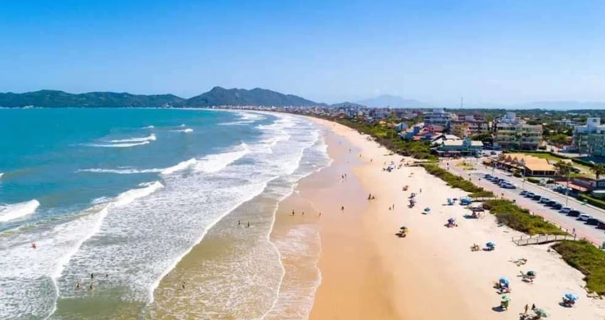 Duplex Alto Padrão com 2 suítes na Praia de Mariscal à Poucos Metros do Mar