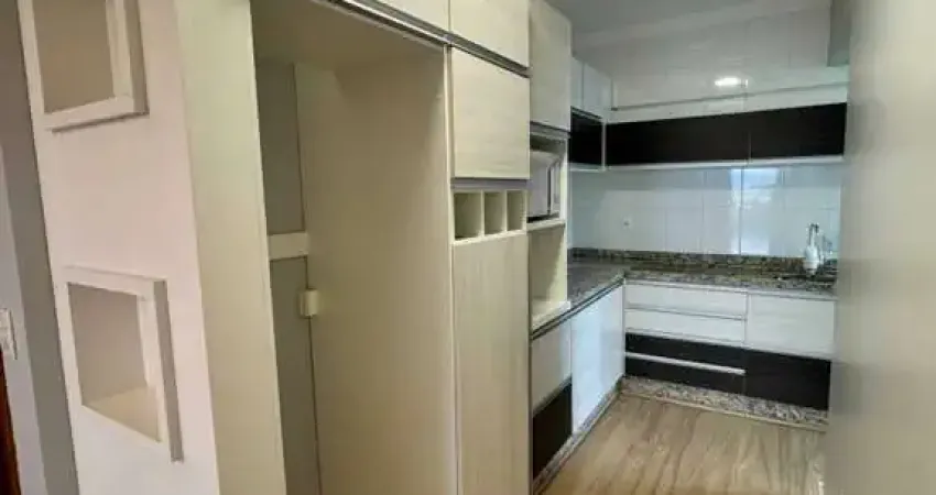 Apartamento semimobiliado com 3 dormitórios sendo 1 suíte 2 vagas no bairro Vila Operária em Itajaí