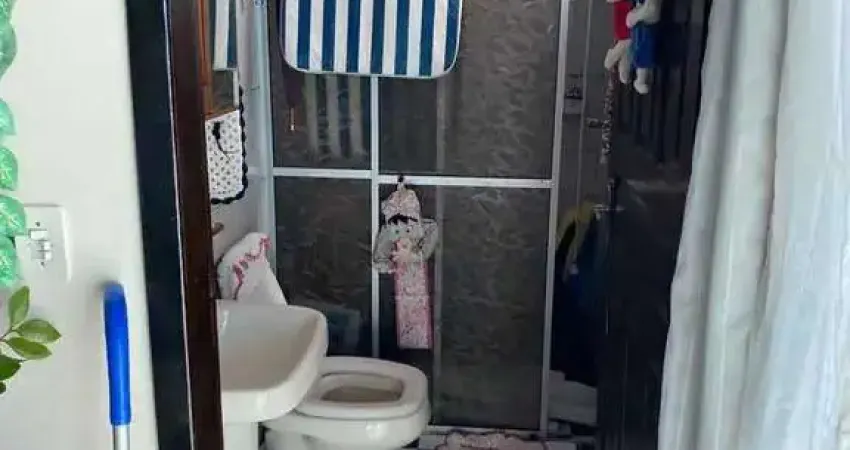 Casa com 5 dormitórios sendo 1 suíte e 2 vagas de garagem em Penha-SC