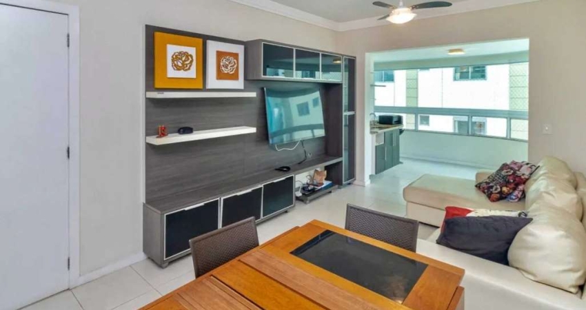 Apartamento com 03 dormitórios sendo 01 suíte no Centro em Balneário Camboriú