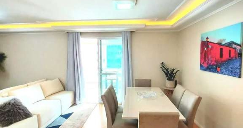 Apartamento com 3 dormitórios sendo 1 suíte e 2 vagas no Centro de Balneário Camboriú