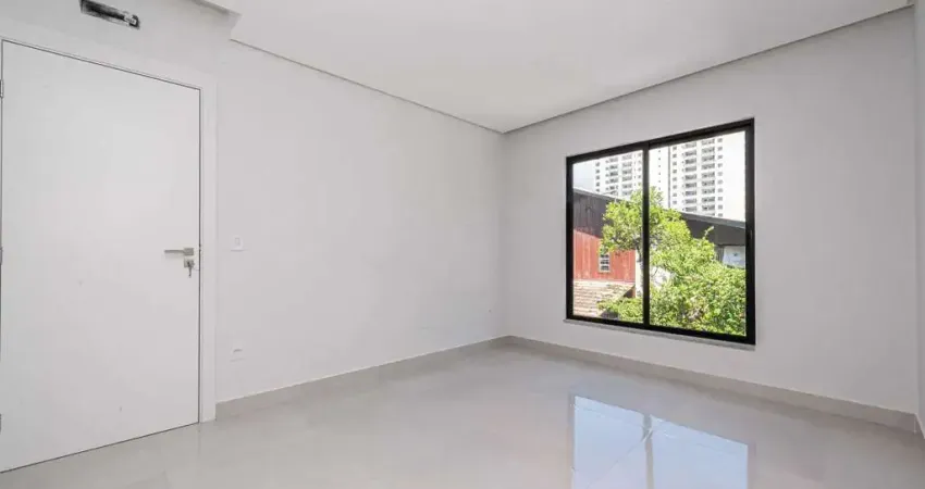Sobrado com 200,50m² à venda, com 3 suítes e aprox. 200m da Praia da Armação em Penha/SC.