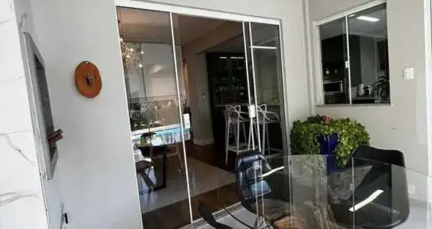 Casa Alto Padrão em Condomínio com 4 suítes e 4 vagas de garagem na Praia Brava - Itajaí