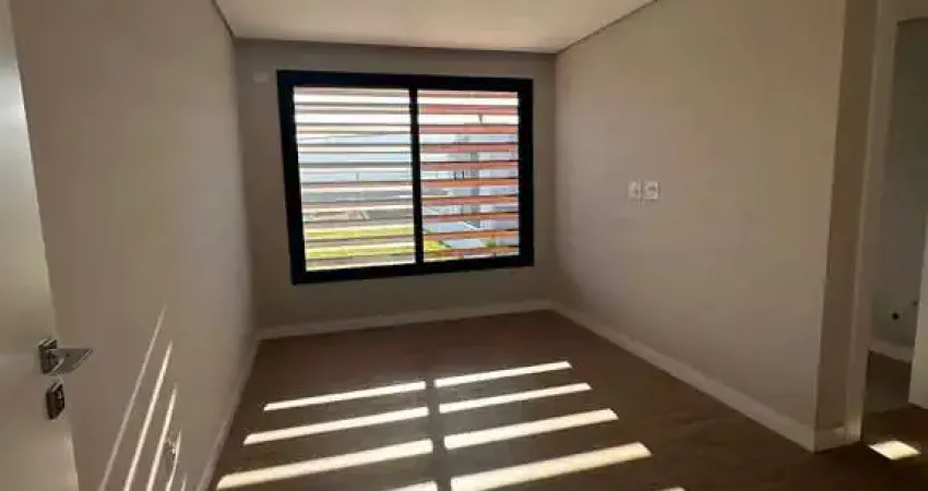Casa de alto padrão em condomínio fechado com 3 suítes e 4 vagas de garagem em Camboriú