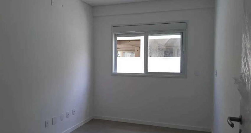 Apartamento com 2 dormitórios sendo 1 suíte e 1 vaga de garagem em Florianópolis