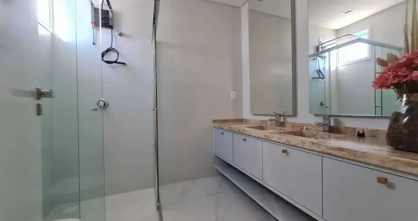 Apartamento Novo  à 350 metros do mar com 3 Suítes e 2 vagas de garagem no Centro de Itapema