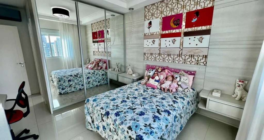 Apartamento com 4 suítes e 3 vagas de garagem no Centro de Balneário Camboriú