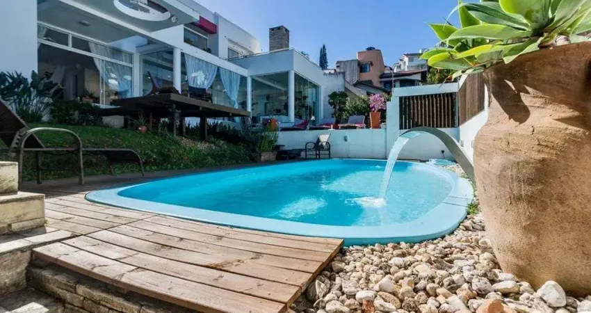 Casa com 8 quartos à venda na Agronômica, Florianópolis 