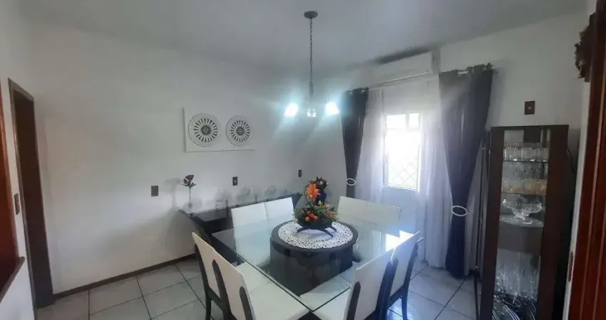 Casa à Venda, 160m2, 3 Dormitórios (1 Suíte), Garagem, Centro, Santo Amaro da Imperatriz, SC