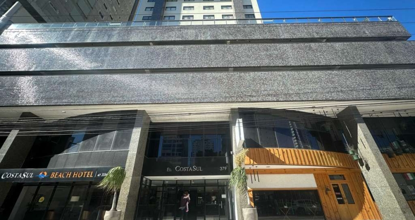 Apartamento mobiliado com 2 dormitórios sendo 1 suíte e 1 vaga no Centro em Balneário Camboriú