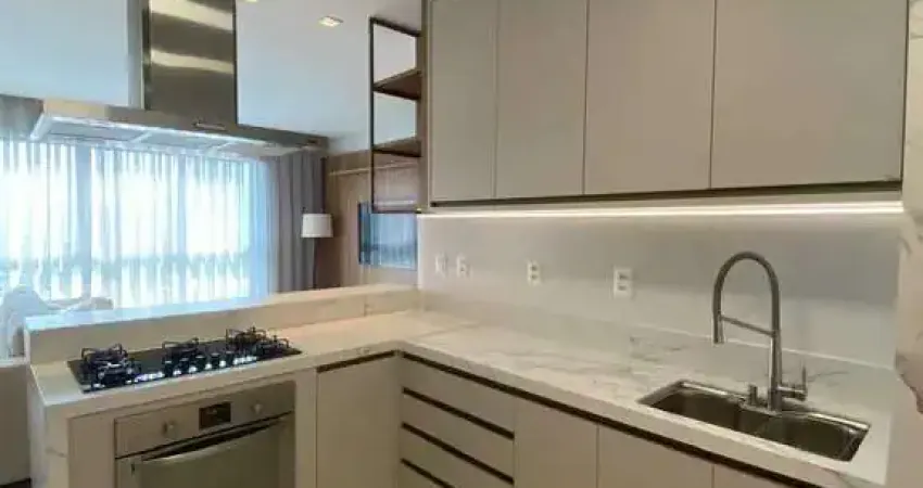 Apartamento com 2 suítes e 2 demi, 2 vagas de garagem no Centro de Balneário Camboriú