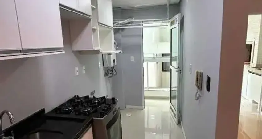 Apartamento com 2 dormitórios sendo 1 suíte e 2 vagas de garagem no centro de Itajaí