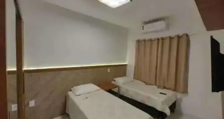 Apartamento perto da praia com 2 dormitórios sendo 1 suíte e 1 vaga em Porto Seguro - Bahia