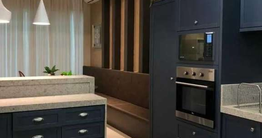 Apartamento mobiliado com 3 dormitórios sendo 2 suítes e com terraço na lateral na Meia Praia