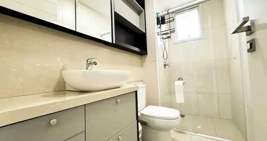 Apartamento mobiliado com 4 dormitórios sendo 2 suítes e 2 vagas de garagem em Balneário Camboriú
