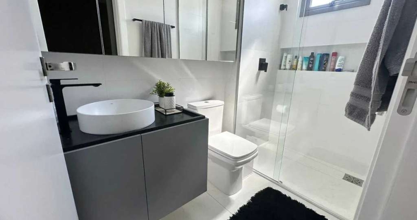 Apartamento com 4 suítes, 2 vagas, churrasqueira a carvão no Centro de Balneário Camboriú