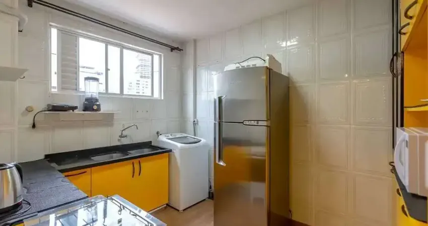 Apartamento com 1 dormitório, 1 vaga de garagem no Centro de Balneário Camboriú