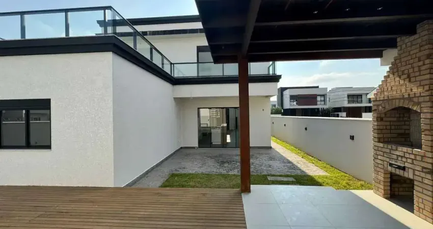 Casa em condomínio com 4 dormitórios e 4 vagas de garagem em Camboriú