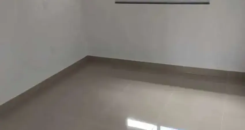 Geminado para vender com 3 quartos sendo 1 suíte aprox. 700m da praia de Balneário Piçarras/SC.