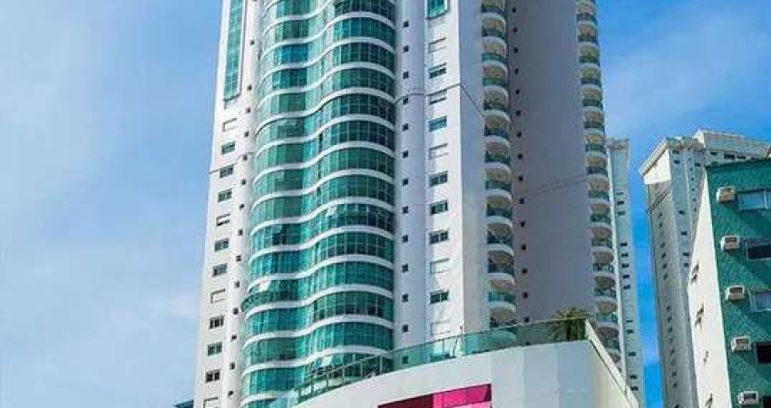 Apartamento mobiliado com 3 suítes e 3 vagas de garagem na quadra do mar de Balneário Camboriú