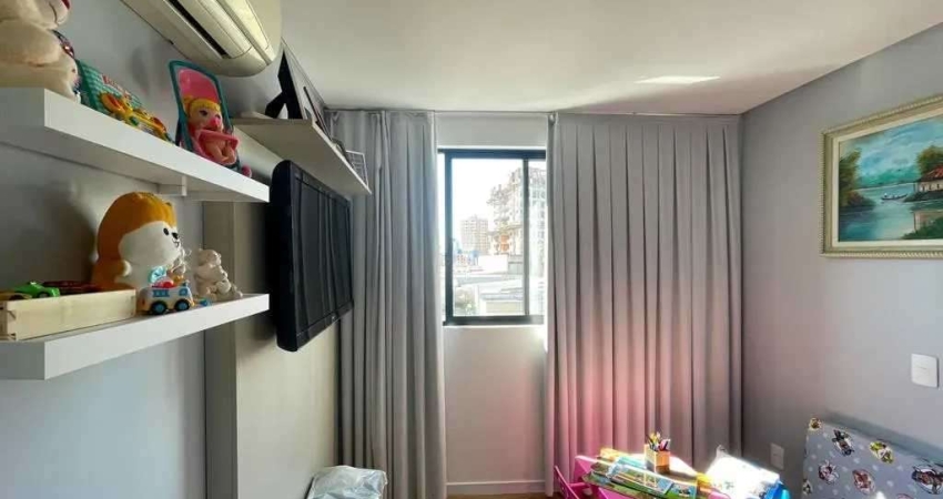 Apartamento com 2 dormitórios sendo 1 suíte no bairro Vila Operária - Itajaí