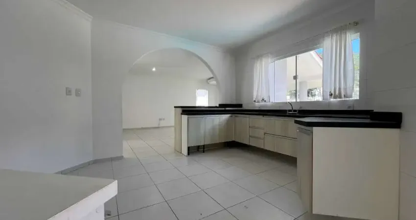 Casa com Piscina em Balneário Camboriú