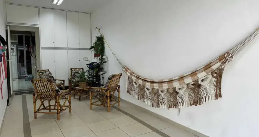 Casa em condomínio fechado com 3 dormitórios sendo 1 suíte e 2 vagas de garagem em Itajaí