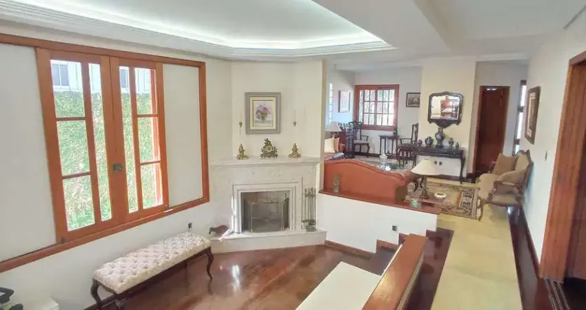 Casa à Venda  com 346 m², 6 Dormitórios, 3 Suítes, Córrego Grande, Florianópolis/SC