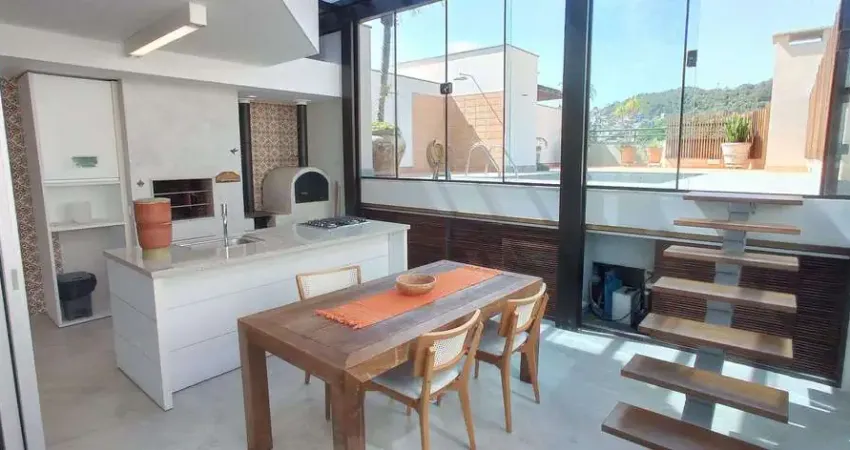 Cobertura à venda, 3 Quartos (1 S) à Venda, 390 m², Agronômica, Florianópolis/SC
