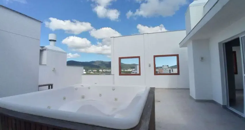 Cobertura à Venda com 3 Dormitórios  (1 suíte), 156 m² - Agronômica - Florianópolis/SC