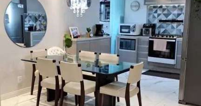 Apartamento Lateral Mar com 3 dormitórios sendo 1 suíte no Centro de Balneário Camboriú