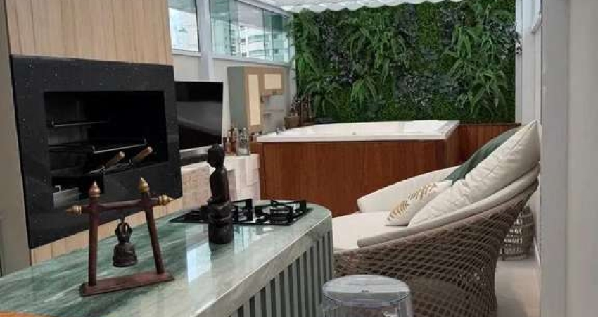 Apartamento mobiliado com 3 suítes e 2 vagas de garagem em Balneário Camboriú