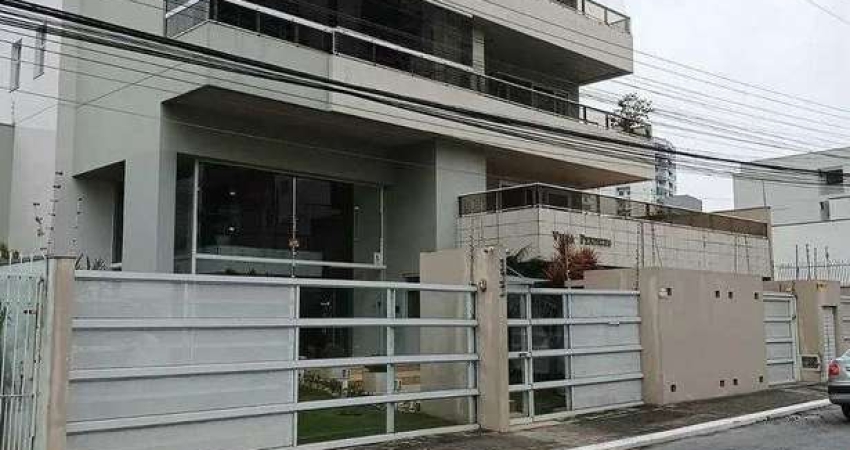 Apartamento com 3 dormitórios sendo 1 suíte e 2 vagas de garagem no Centro de Itajaí