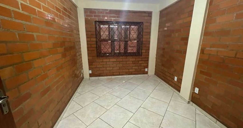 Casa com 4 dormitórios sendo 3 suítes, 5 vagas de garagem no Centro de Balneário Piçarras
