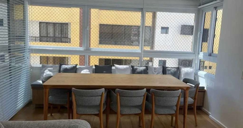 Apartamento Quadra do Mar com 4 Suítes e 2 Vagas de garagem no Centro de Balneário Camboriú