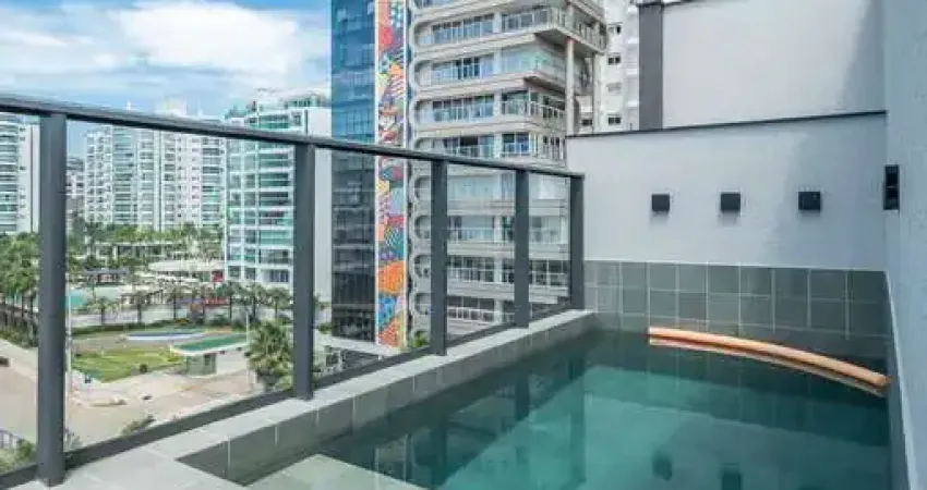 Cobertura duplex com 3 suítes e 4 vagas de garagem na Praia Brava