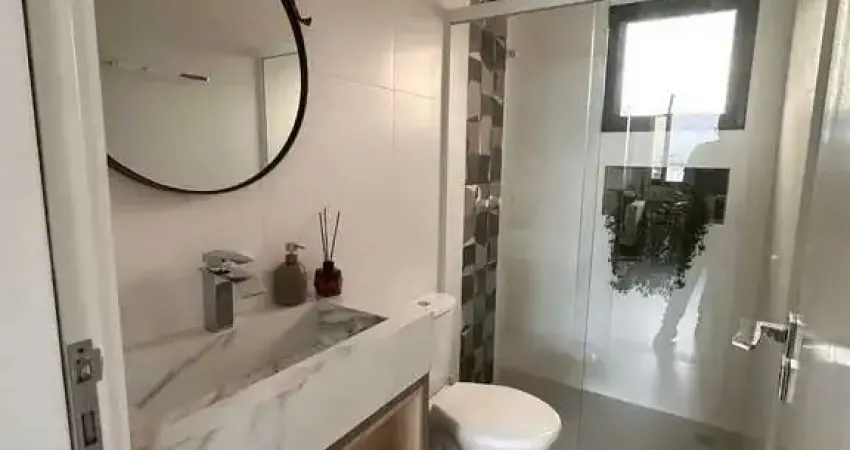 Cobertura Duplex mobiliada com 3 dormitórios sendo 1 suíte e 2 vagas de garagem em Itajaí