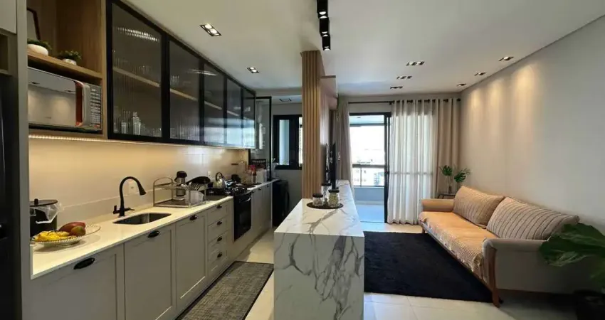Apartamento mobiliado com 3 dormitórios sendo 1 suíte e 2 vagas de garagem em Itajaí