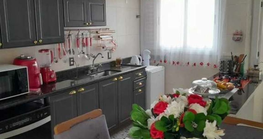 Apartamento com 4 dormitórios sendo 2 suítes e 2 vagas de garagem  no Centro de Balneário Piçarras