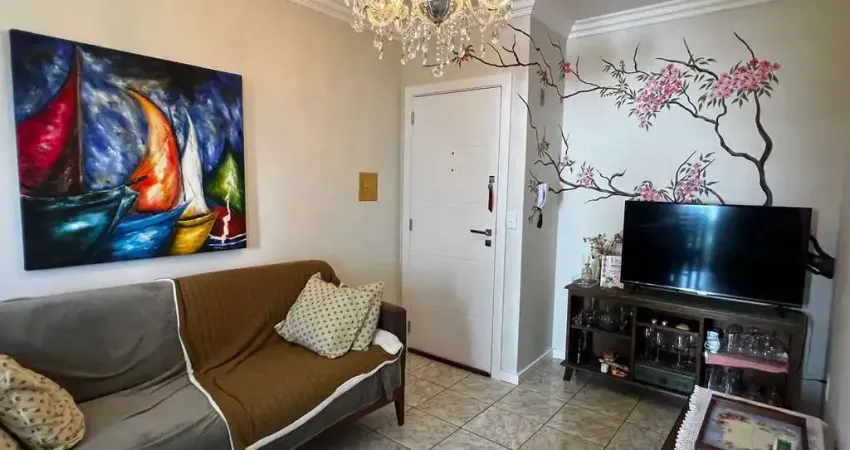 Apartamento com 2 dormitórios e 1 vaga de garagem, no Centro de Balneário Camboriú