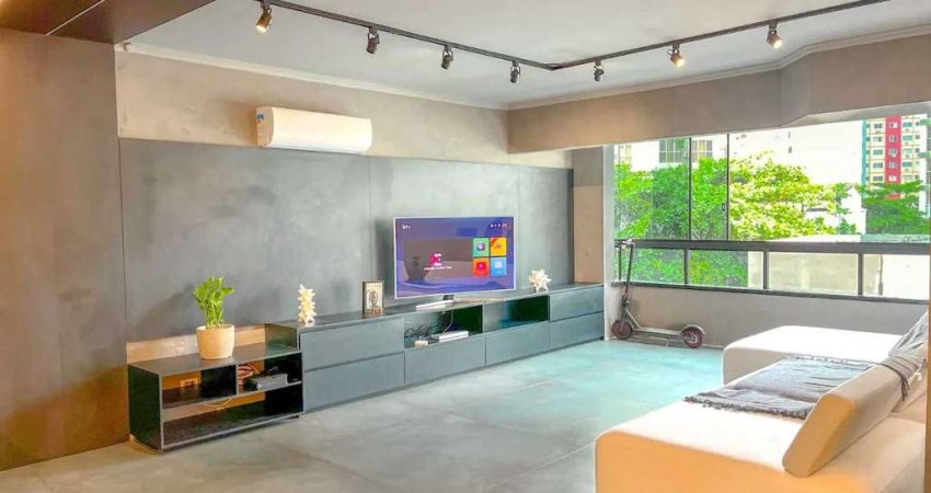 Apartamento com 3 dormitórios sendo 1 suíte e 2 vagas de garagem no Centro em Balneário Camboriú
