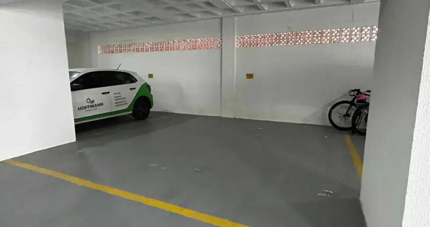 Apartamento semi mobiliado com 3 suítes, 2 vagas de garagem na Meia Praia em Itapema